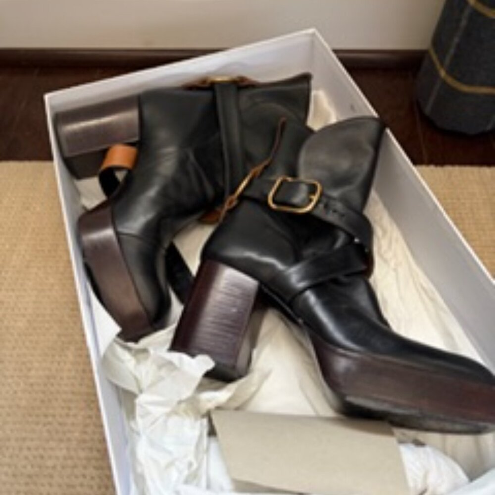Chloe leather black high heel ankle boots - Picture 4 of 6